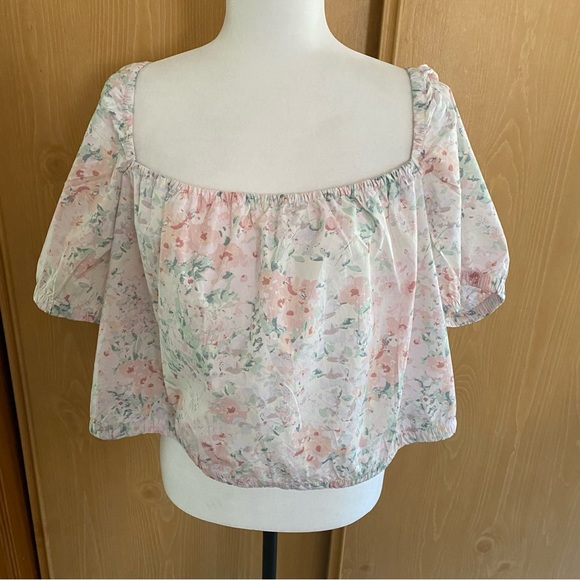 H&M • Square Neck Puff-Sleeve Floral Cropped Blouse - Picture 2 of 9